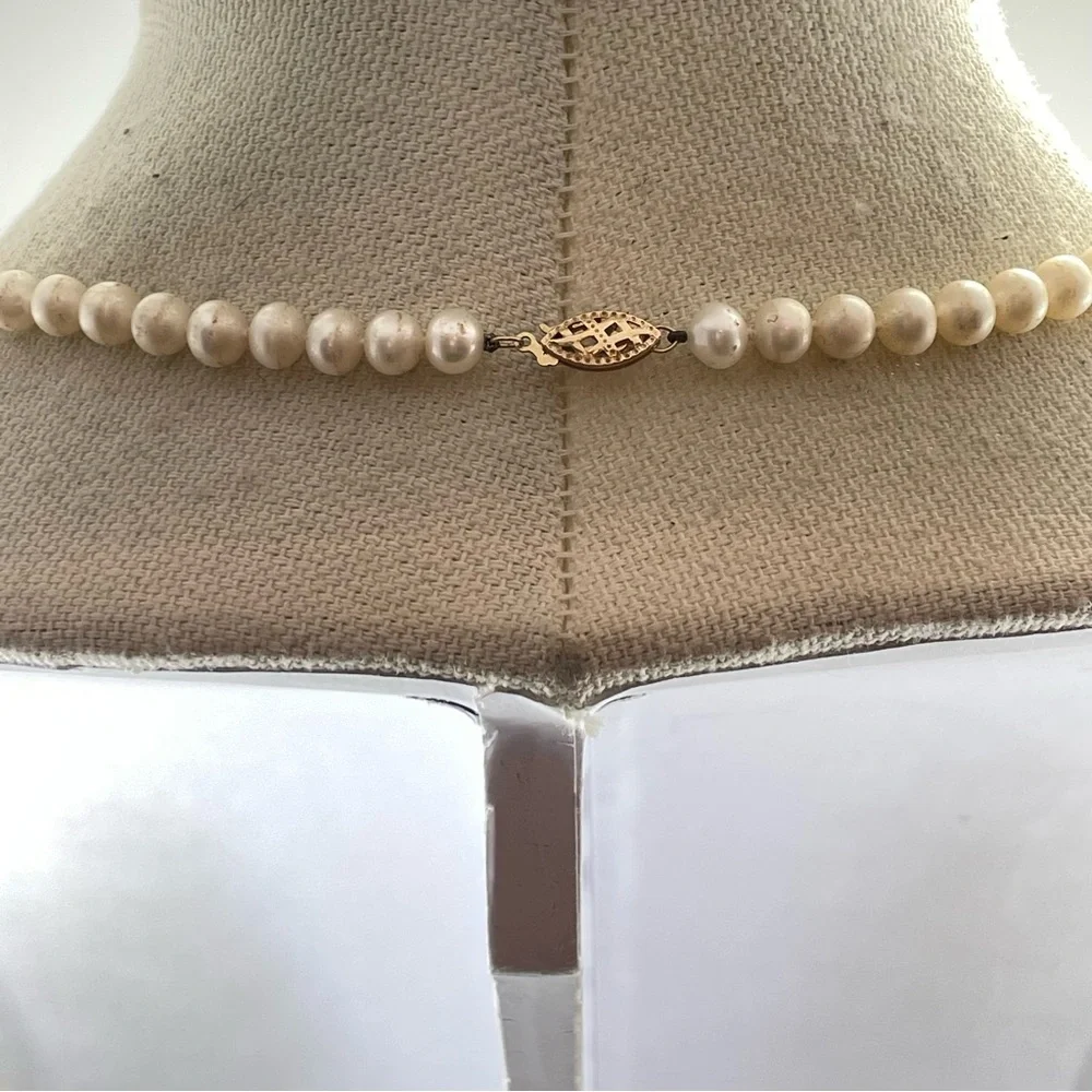 14K Gold Vintage Culture Freshwater Pearls Knotted Necklace Statement Elegant